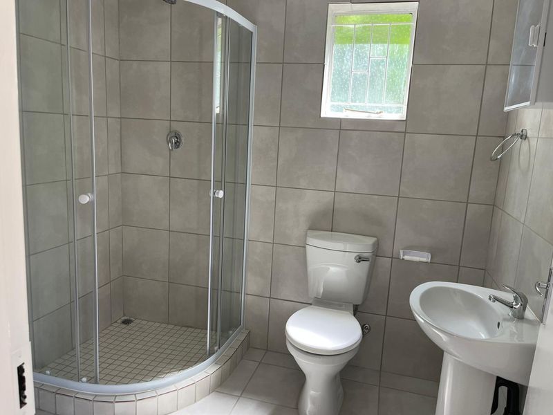 Secure 2-bedroom Flatlet In 75 Stokroos - Photo 6