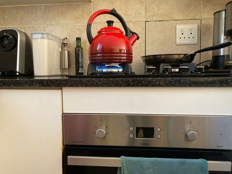 Secure 3-bedroom And 2-bath Apartment In Radiokop - Photo 7