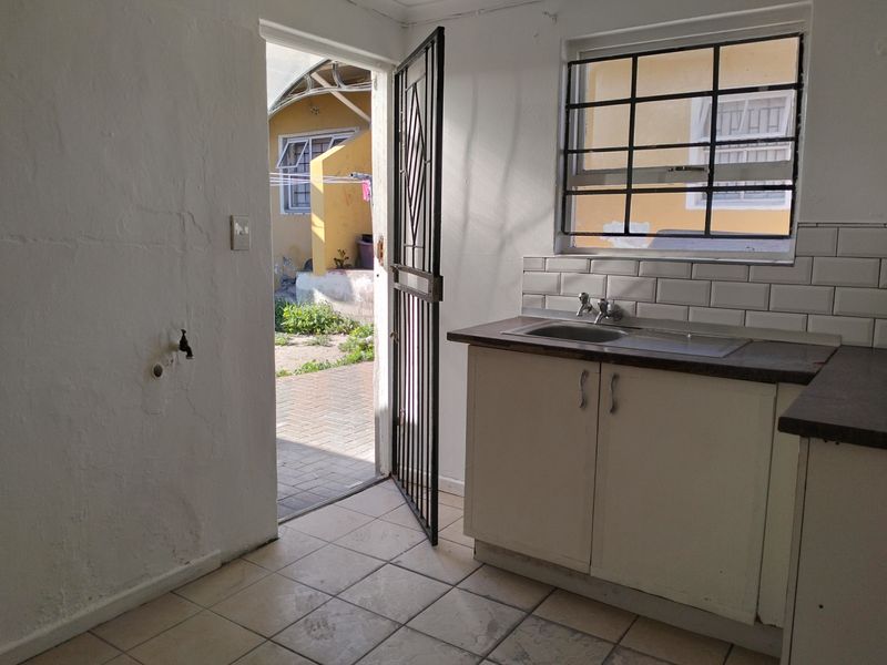 Lotus River: 1 Bedroom Separate Entrance - Photo 2