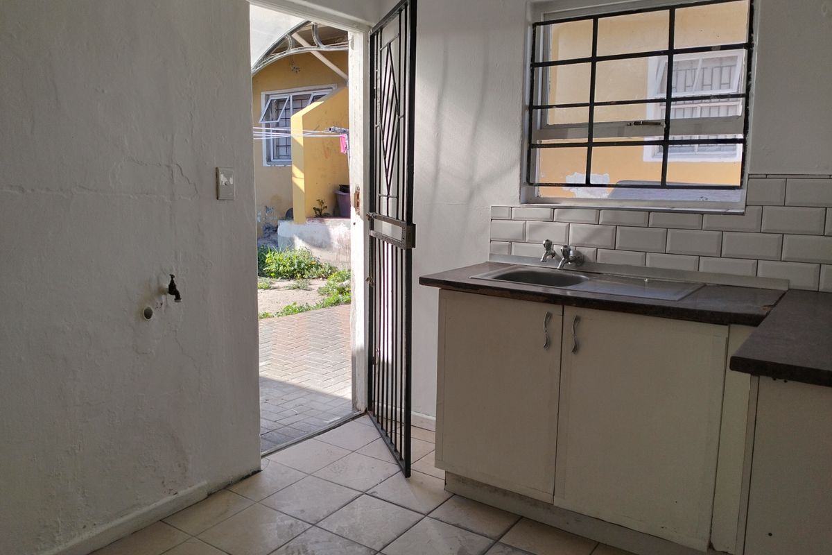 Lotus River: 1 Bedroom Separate Entrance - Photo 2