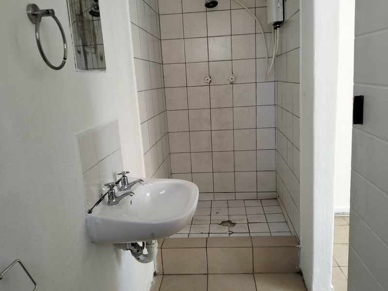 Lotus River: 1 Bedroom Separate Entrance - Photo 9
