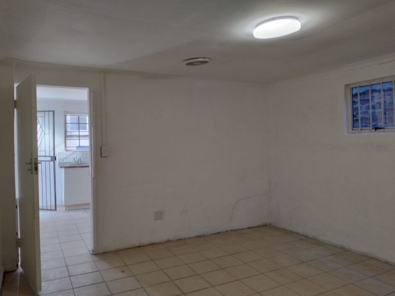 Lotus River: 1 Bedroom Separate Entrance - Photo 6