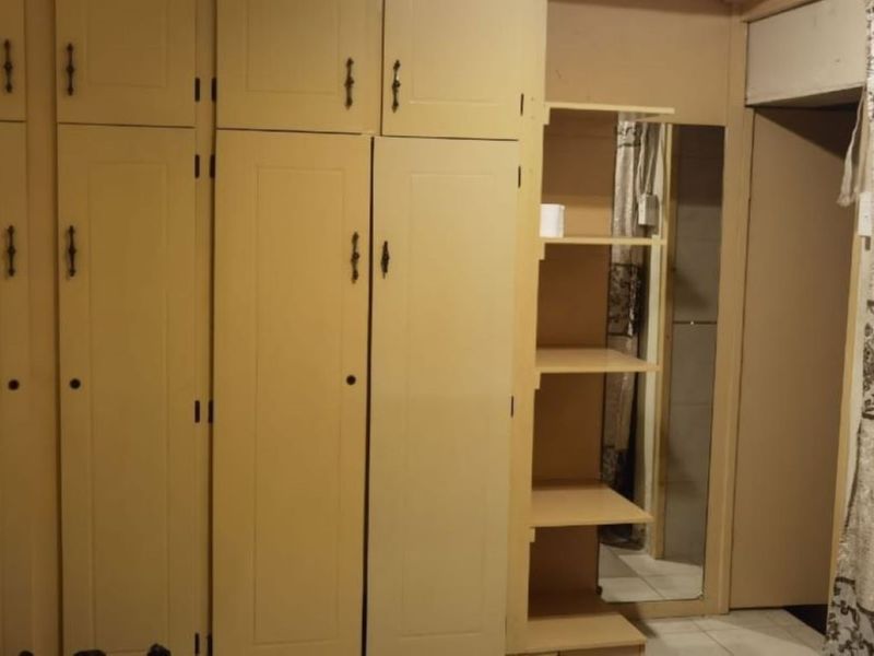 Charming 1-bedroom And 1-bathroom House In Zondi - Photo 6