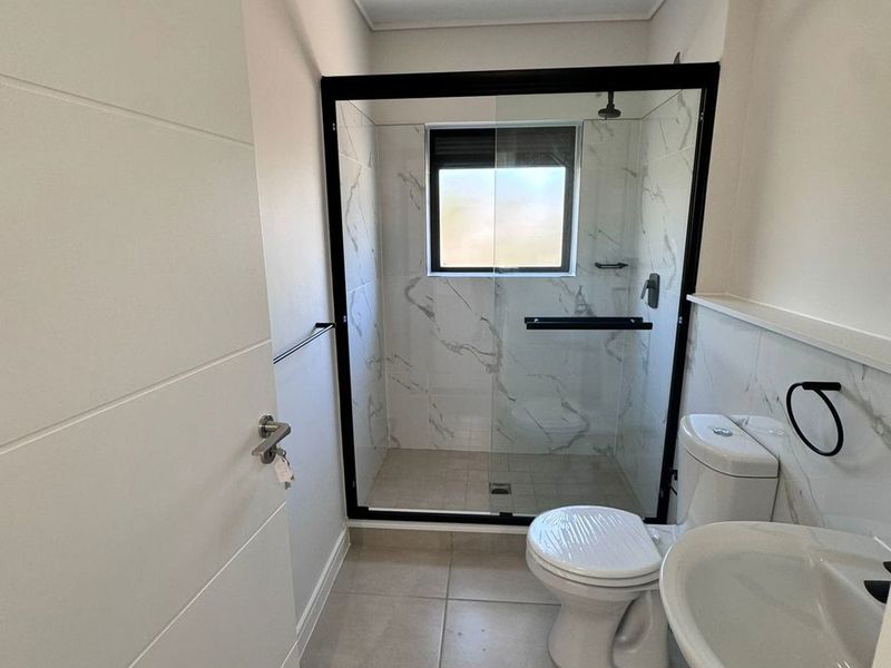 Partly Furnished 1 Bedroom Apartment. Perfect For Working Professional - Photo 4