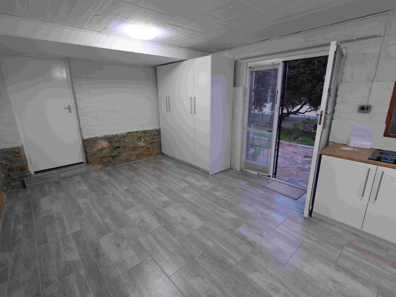 Charming Bachelor Flat To Rent – Fish Hoek - Photo 2
