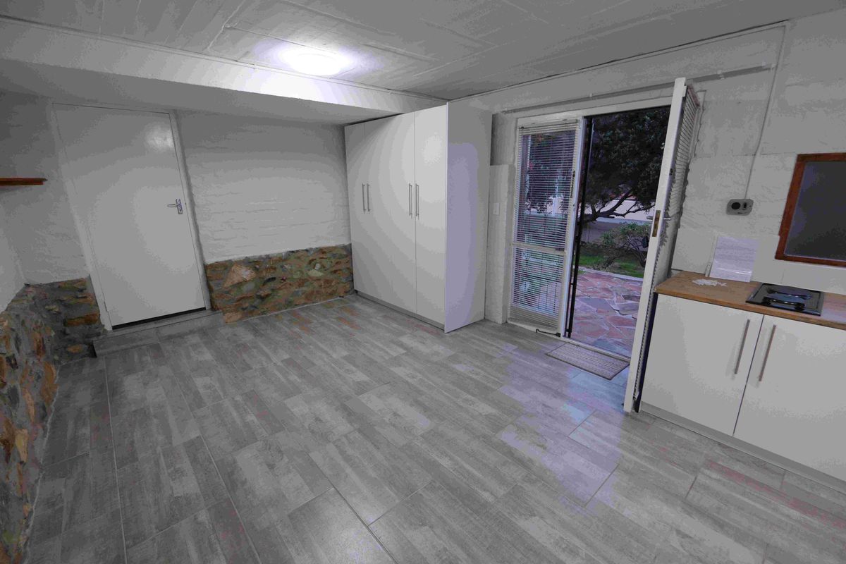 Charming Bachelor Flat To Rent – Fish Hoek - Photo 2