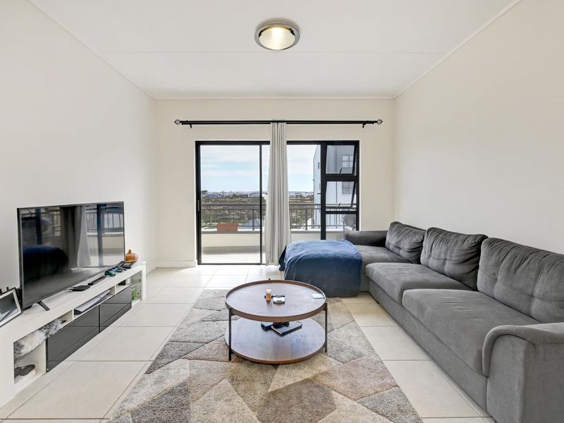Large Luxury 1 Bedroom And 1 Bath Apartment In Fynbos Lifestyle Estate - Photo 4