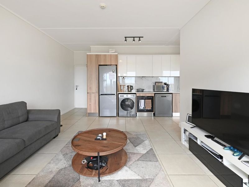 Large Luxury 1 Bedroom And 1 Bath Apartment In Fynbos Lifestyle Estate - Photo 3