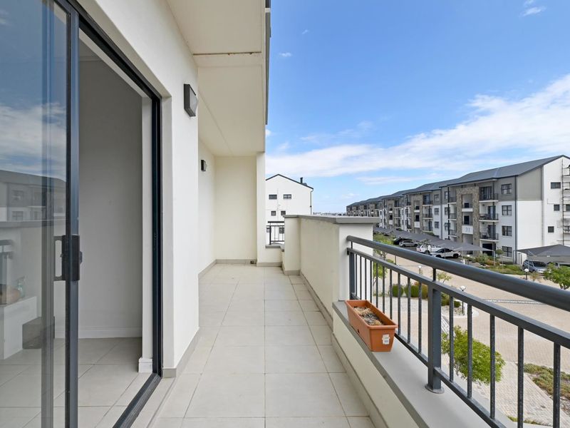 Large Luxury 1 Bedroom And 1 Bath Apartment In Fynbos Lifestyle Estate - Photo 5