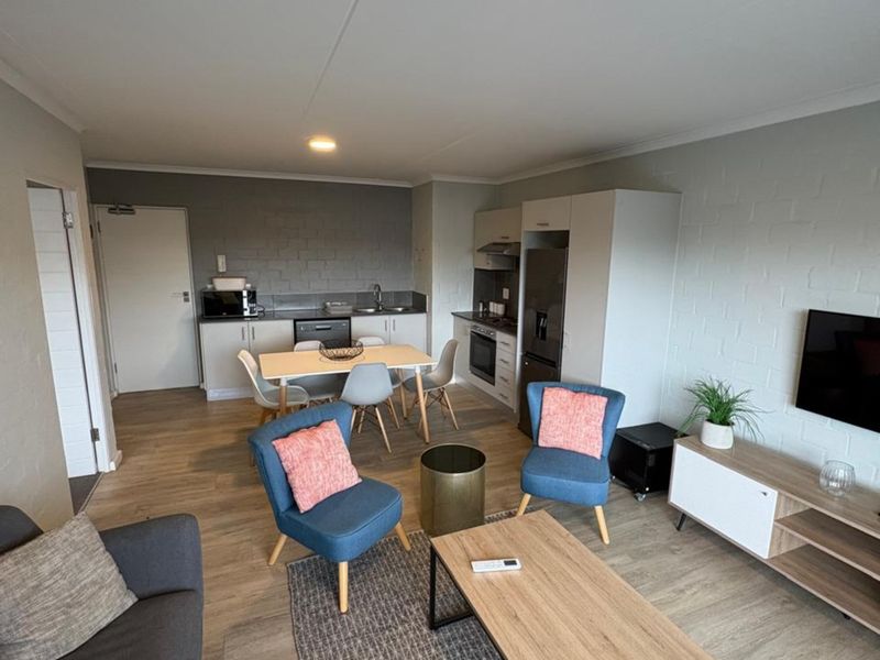 Secure 1-Bedroom Apartment In Main Road, Diep River - Photo 3