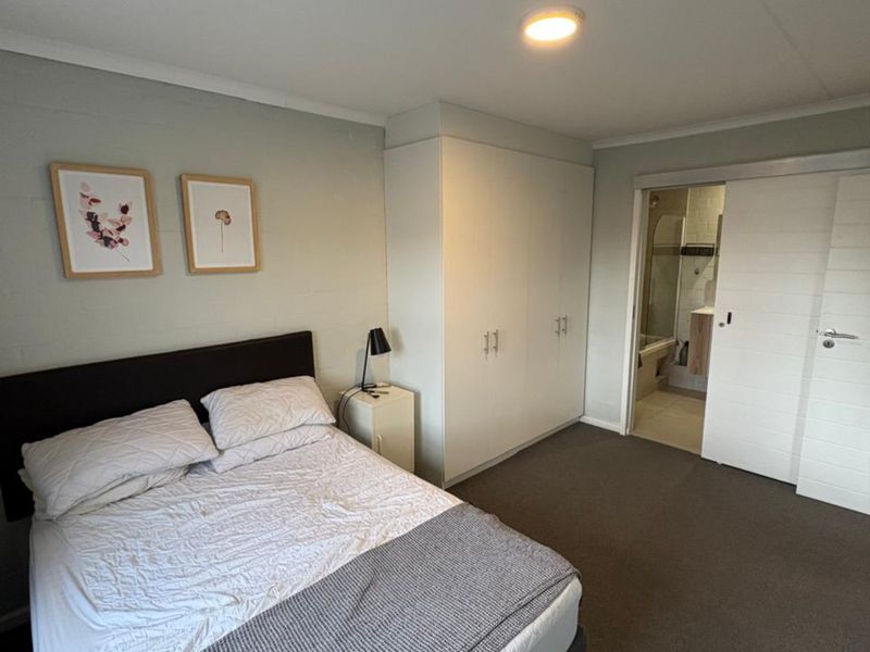 Secure 1-Bedroom Apartment In Main Road, Diep River - Photo 5