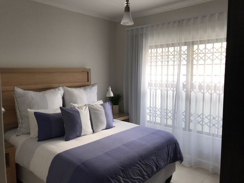 Modern 3 Bedroom And 2 Bath Apartment - Photo 9