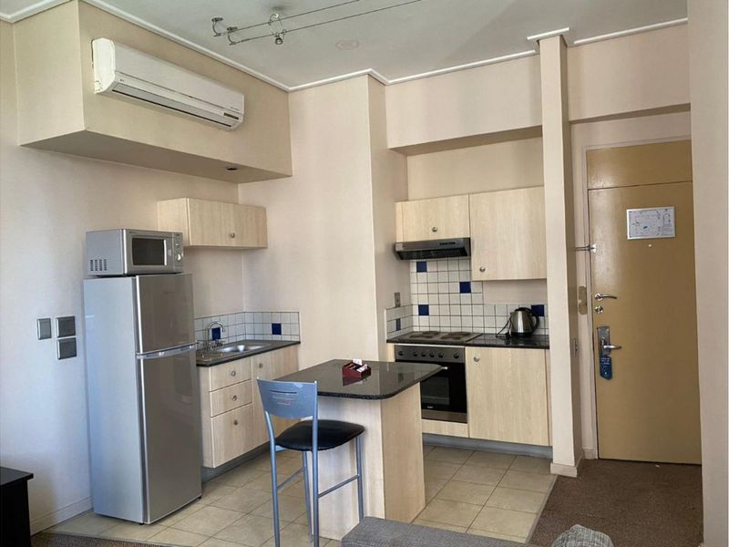 Secure 1-Bedroom And 1-Bathroom Apartment In Mapungubwe Hotel - Photo 3