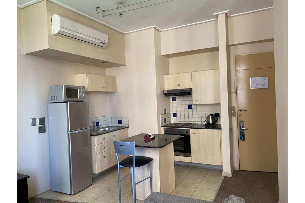 Secure 1-Bedroom And 1-Bathroom Apartment In Mapungubwe Hotel - Photo 3