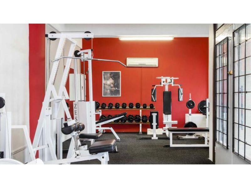 Secure 1-Bedroom And 1-Bathroom Apartment In Mapungubwe Hotel - Photo 2