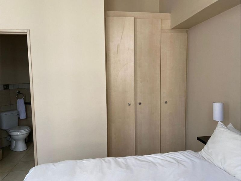 Secure 1-Bedroom And 1-Bathroom Apartment In Mapungubwe Hotel - Photo 10