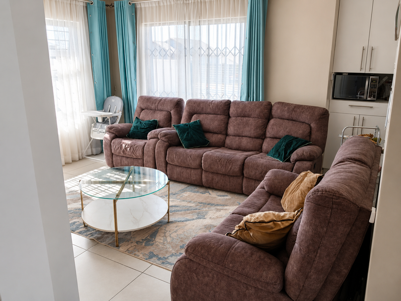 Modern House 3 Bedroom, 2 Bath Ideal For Families - Photo 8
