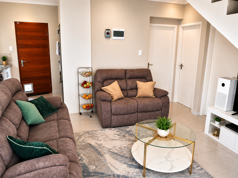 Modern House 3 Bedroom, 2 Bath Ideal For Families - Photo 7