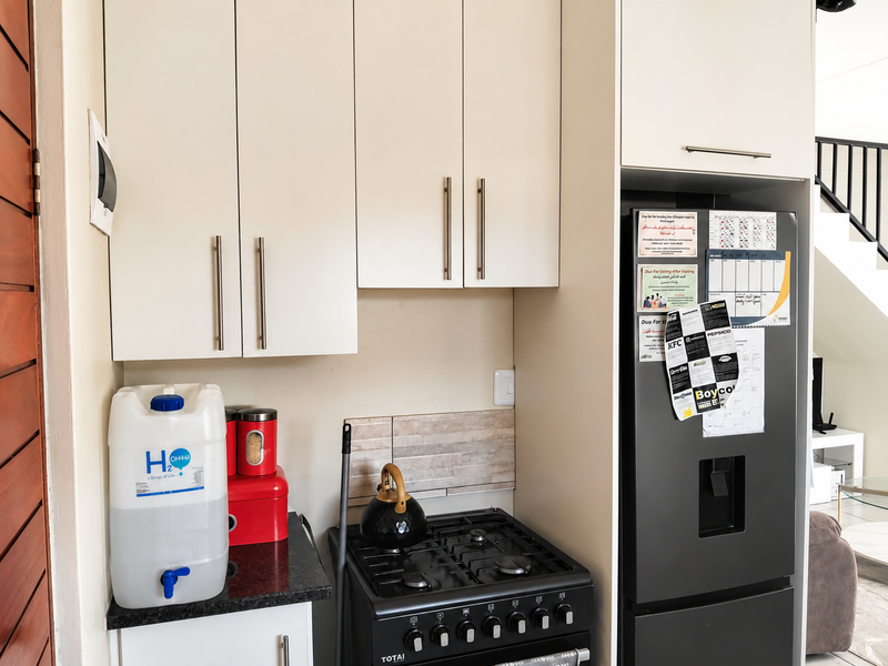 Modern House 3 Bedroom, 2 Bath Ideal For Families - Photo 4