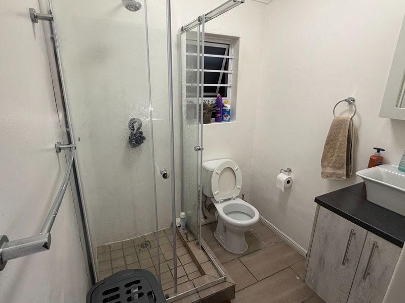 Secure Bachelor Flat In Poplar Street, Bellair - Photo 9