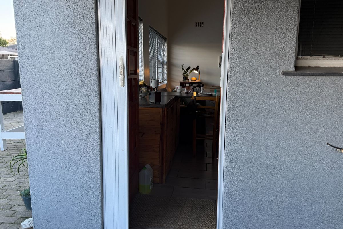 Secure Bachelor Flat In Poplar Street, Bellair - Photo 4
