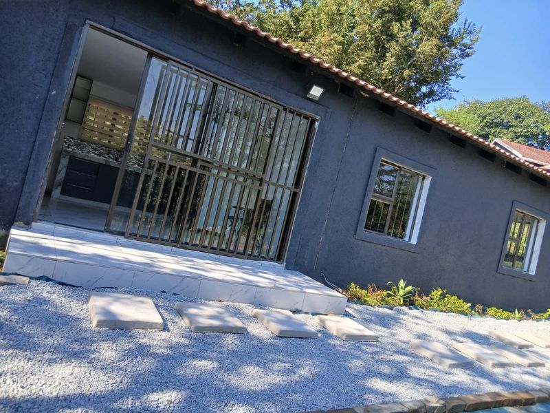 Secure 1-Bedroom House In Sonbesie Street, - Photo 2