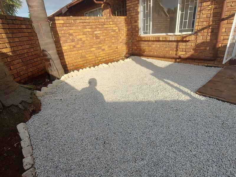 Stunning 2-Bedroom Free Standing Townhouse In Falcon Haven - Photo 6