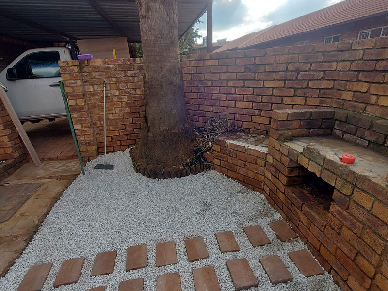 Stunning 2-Bedroom Free Standing Townhouse In Falcon Haven - Photo 9