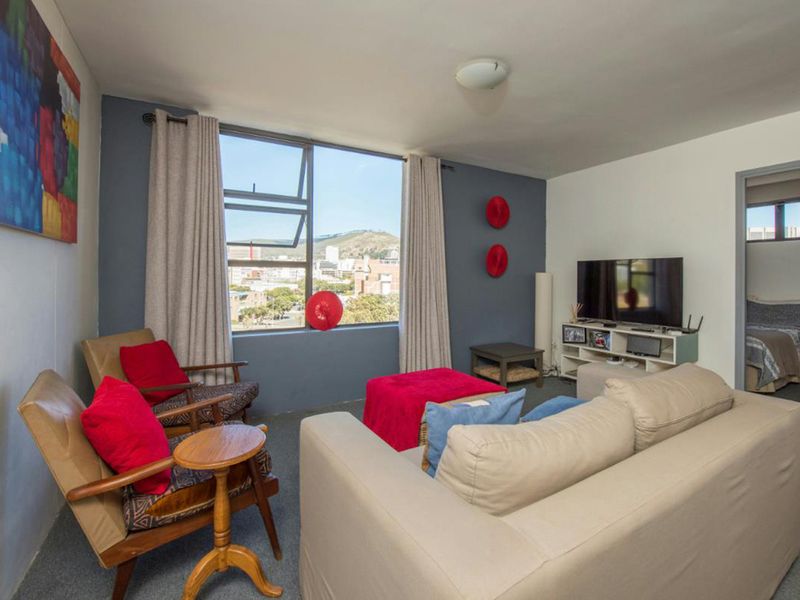 Modern 2-bedroom  And 1-bathroom Corner Apartment In Zonnebloem (unfurnished) - Photo 9