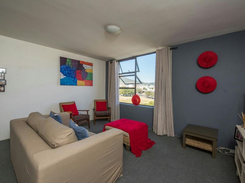 Modern 2-bedroom  And 1-bathroom Corner Apartment In Zonnebloem (unfurnished) - Photo 7