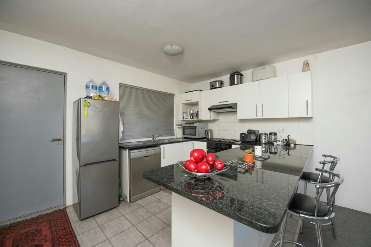 Modern 2-bedroom  And 1-bathroom Corner Apartment In Zonnebloem (unfurnished) - Photo 4