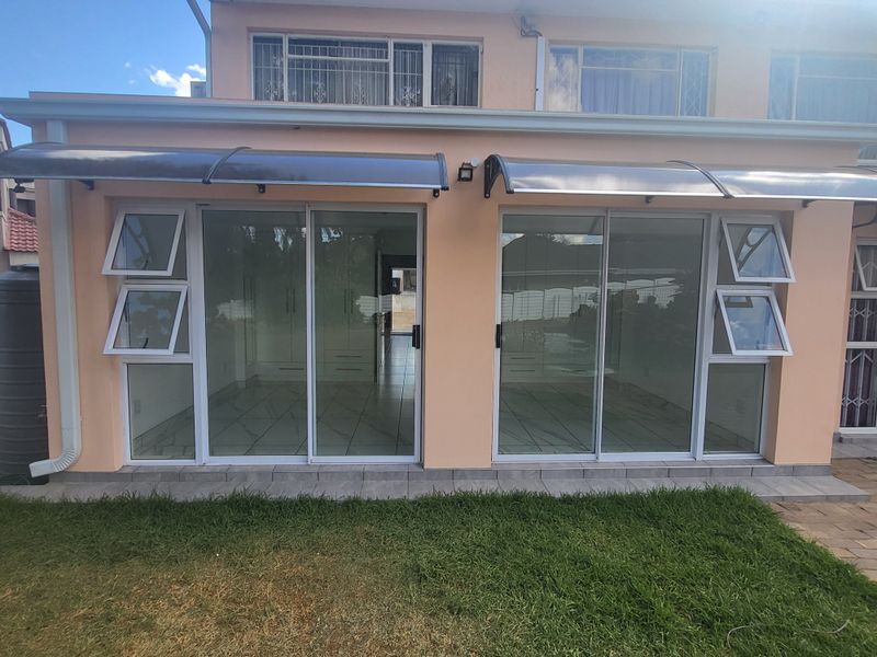 2-bedroom And 1-bathroom Cottage @ 10 Carnation Street, Wendywood - Photo 1