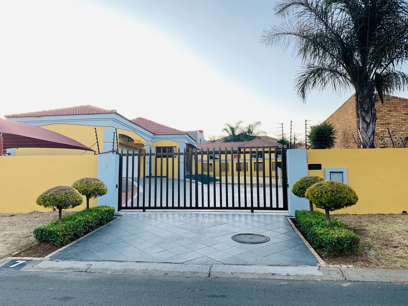 Secure 2-bedroom And 1-bathroom Cottage In 7 Dwergarend, Liefde En Vrede,  Unit2 - Photo 1
