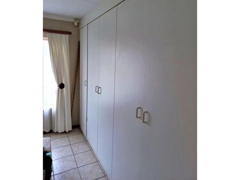 Beautiful 3-bedroom And 2-bath Townhouse At  Montana Tuine, Pretoria - Photo 7