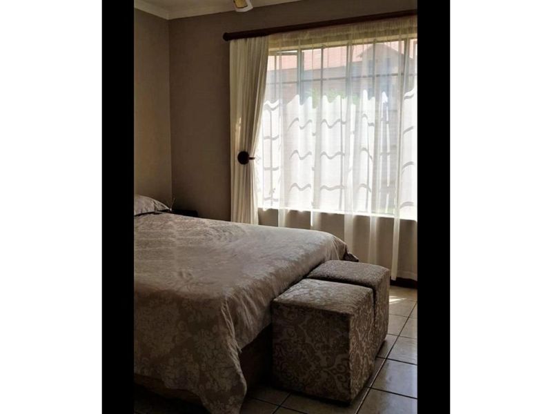 Beautiful 3-bedroom And 2-bath Townhouse At  Montana Tuine, Pretoria - Photo 8
