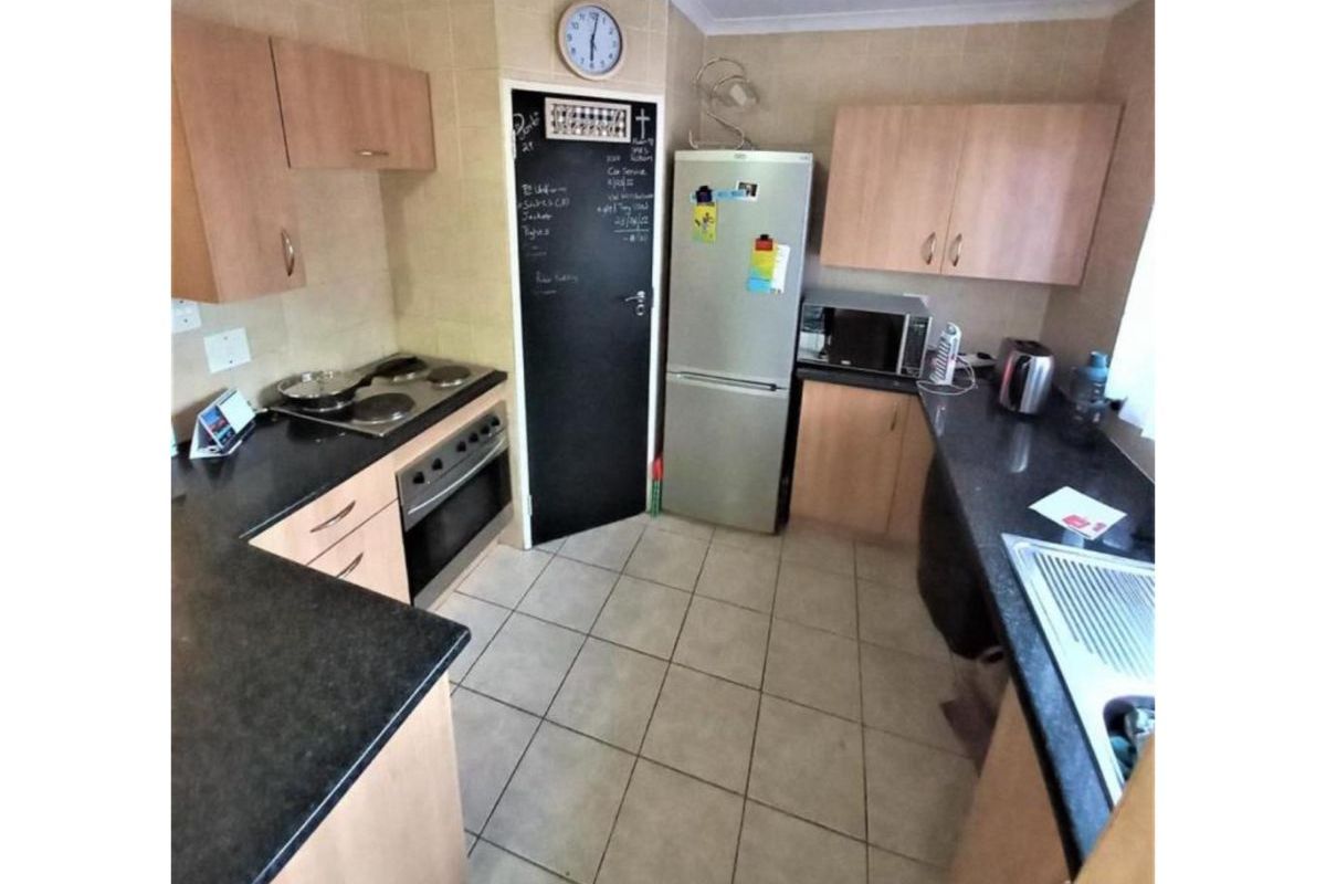 Beautiful 3-bedroom And 2-bath Townhouse At  Montana Tuine, Pretoria - Photo 3