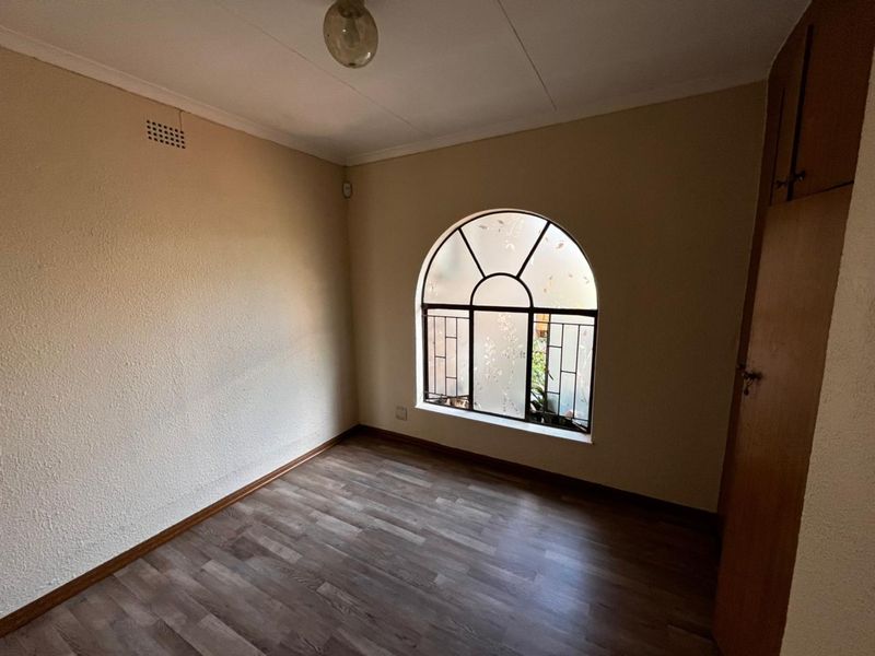 Spacious 1-bedroom And 1-bath Apartment In Kempton Park - Photo 8