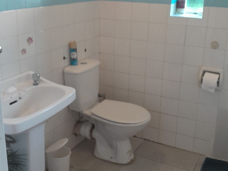 Secure Bachelor Apartment In Cromwell Road, Lombardy East - Photo 10