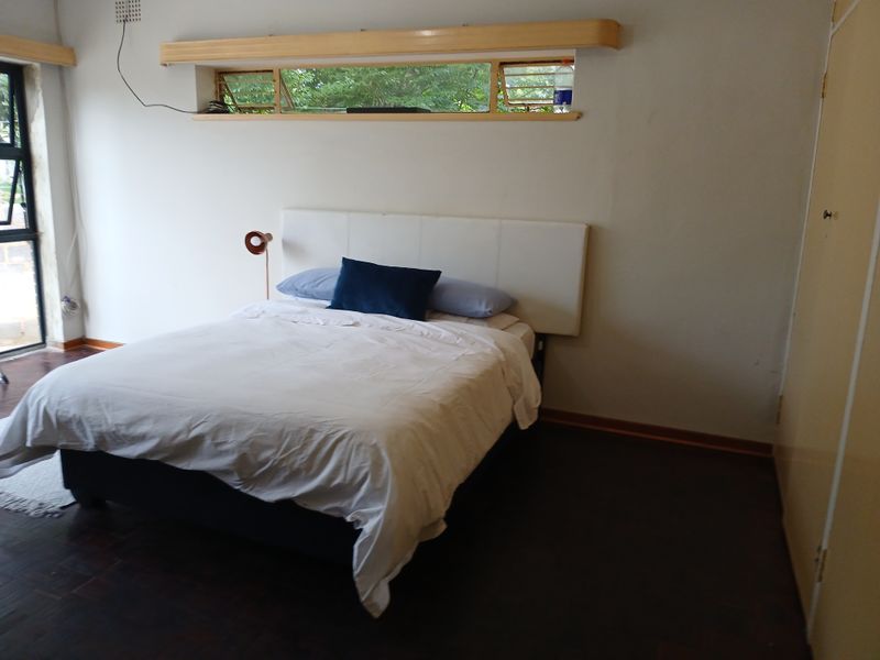 Secure Bachelor Apartment In Cromwell Road, Lombardy East - Photo 5