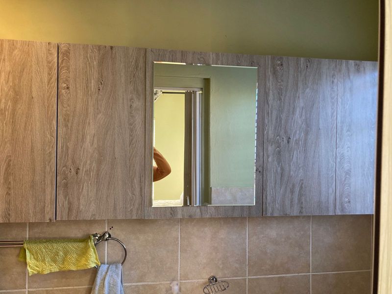 Secure 3-bedroom And 2-bath Apartment In Radiokop - Photo 10