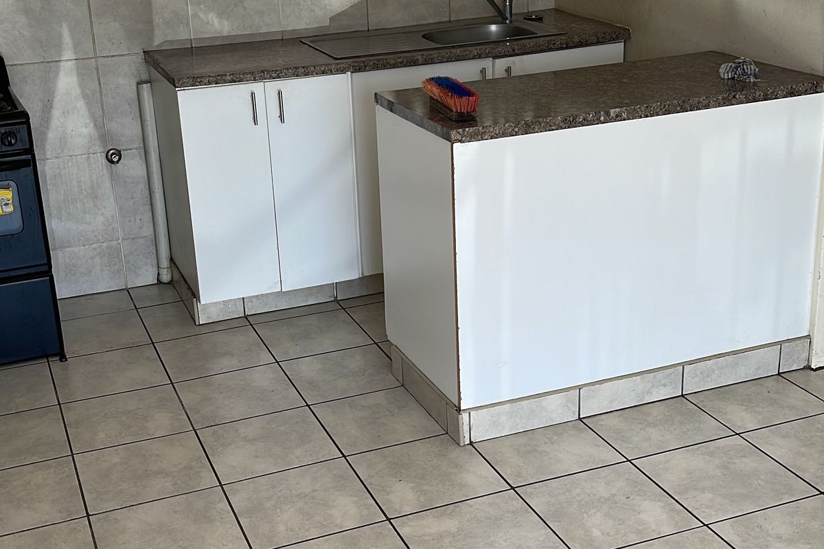 Spacious 1-bedroom And 1-bath Apartment In Glenvista - Photo 5