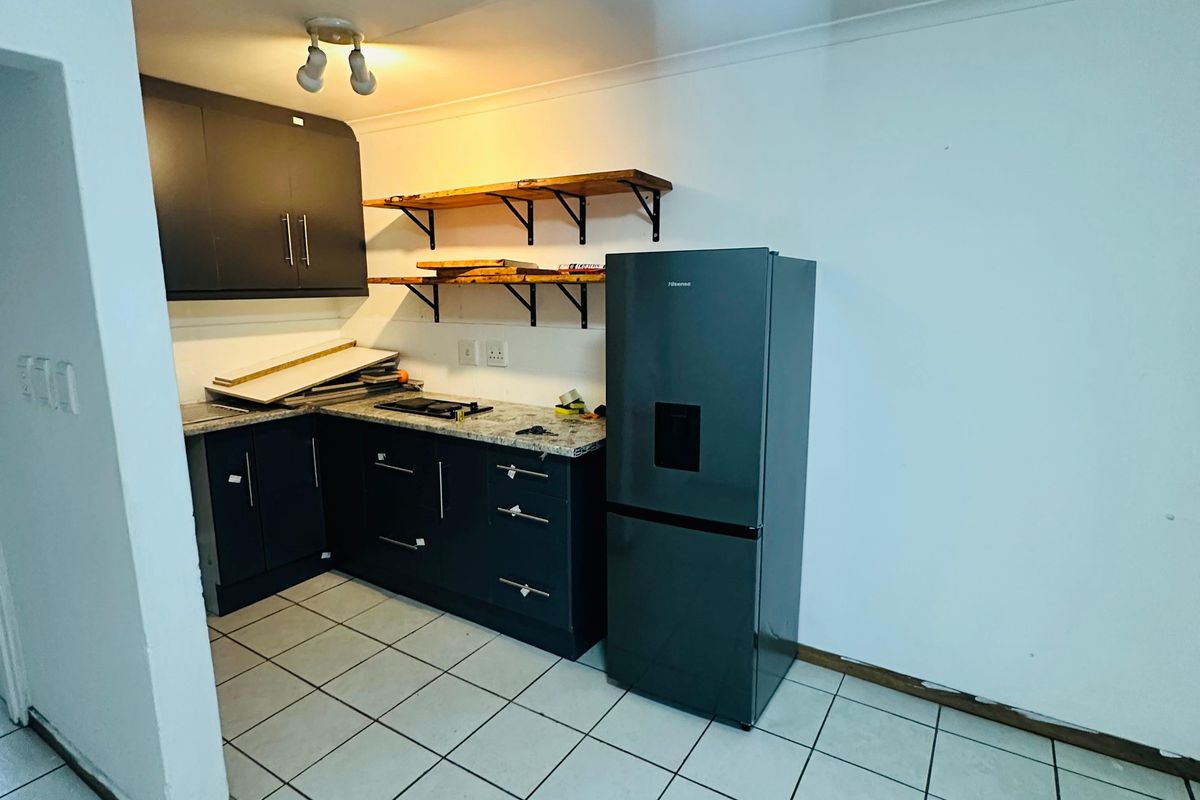 Secure 1-Bedroom And 1-Bathroom Apartment In Kempton Road - Photo 4