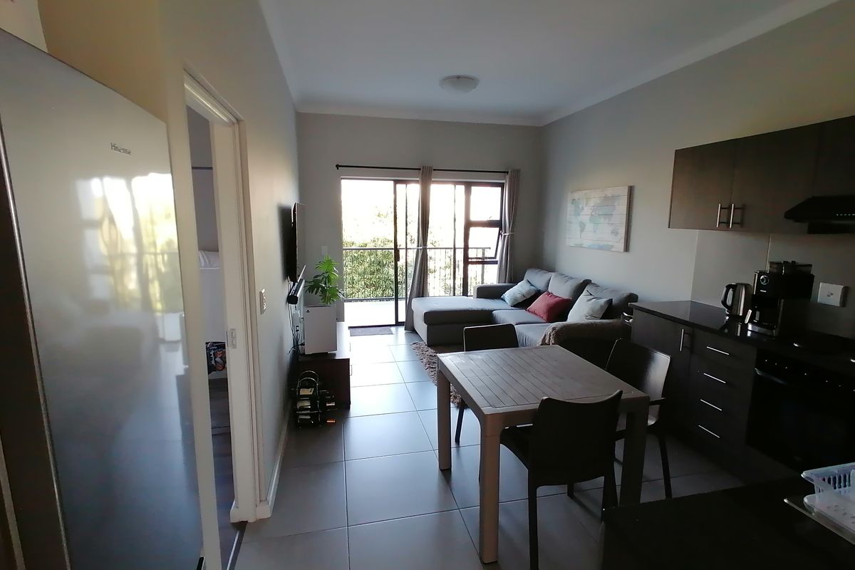 Secure 2-bedroom And 1-bathroom Apartment In Kuils River - Photo 4