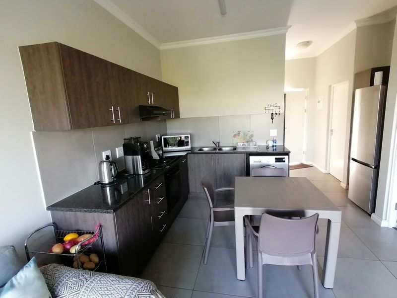 Secure 2-bedroom And 1-bathroom Apartment In Kuils River - Photo 2