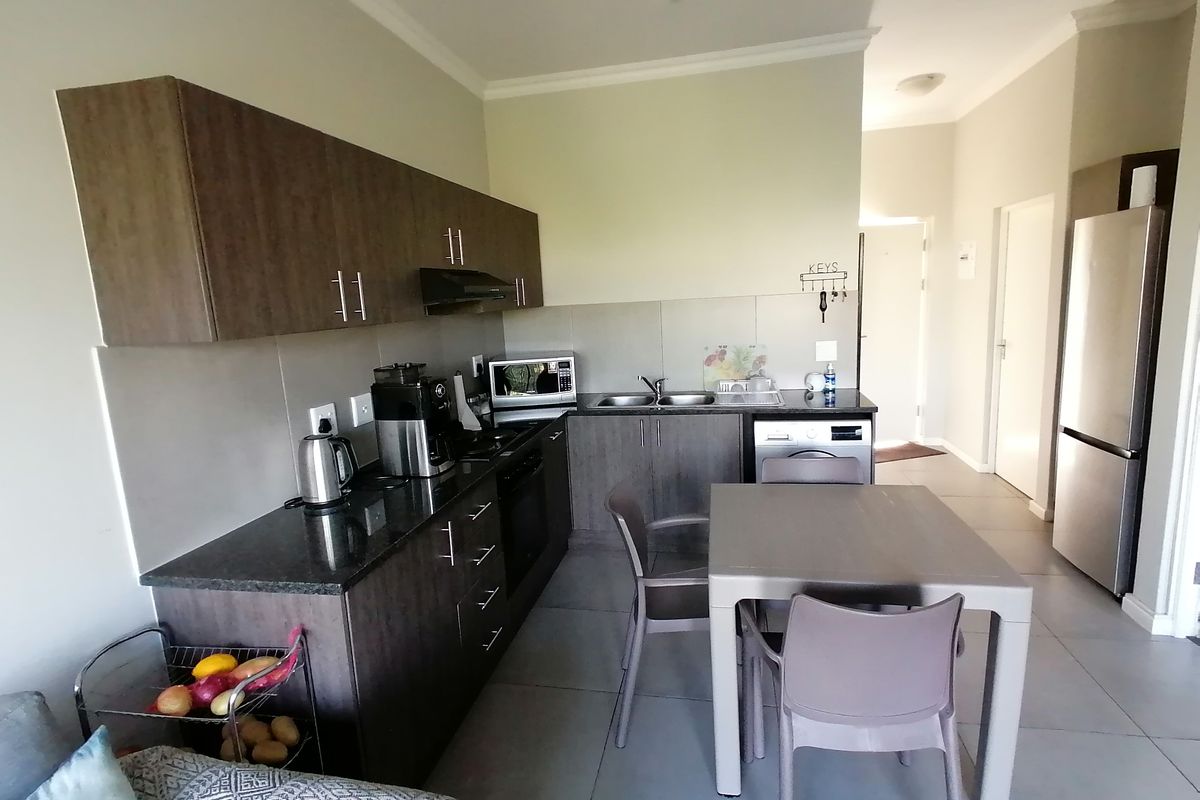 Secure 2-bedroom And 1-bathroom Apartment In Kuils River - Photo 2