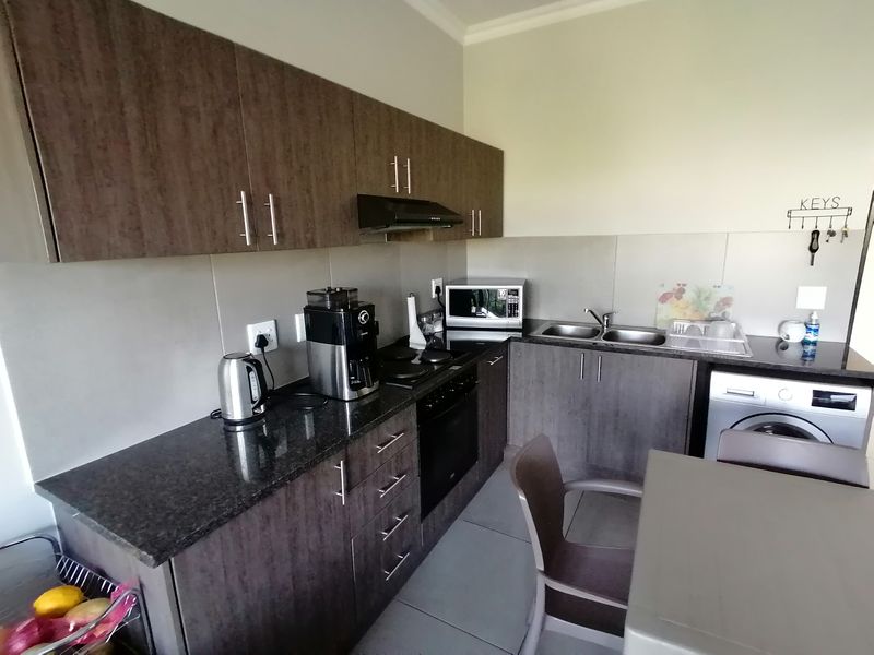 Secure 2-bedroom And 1-bathroom Apartment In Kuils River - Photo 3