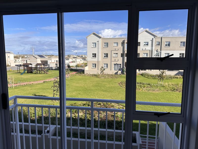 Brand Spanking New - 3 Bed, 2 Bath, First Floor Apartment, In Broadstone 24 Hour Security Estate,  Sunningdale, West Coast. - Photo 6
