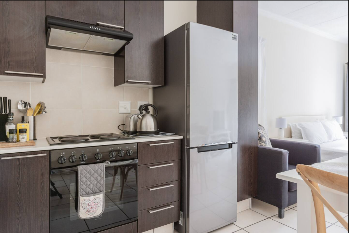 Fully Furnished Corporate Executive Studio Apartment In Fourways - Photo 2