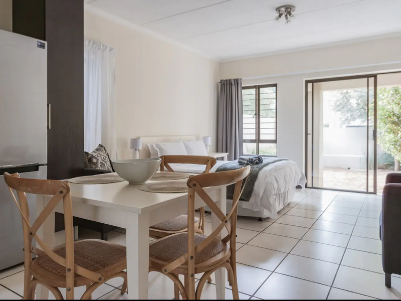 Fully Furnished Corporate Executive Studio Apartment In Fourways - Photo 4