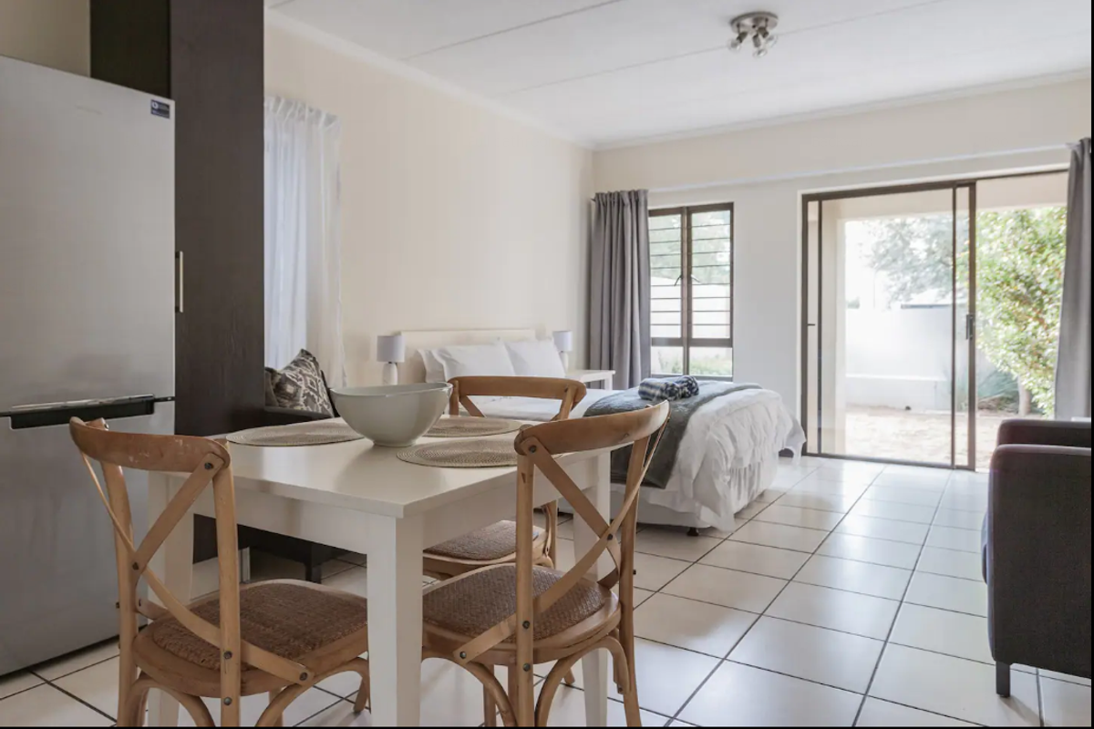Fully Furnished Corporate Executive Studio Apartment In Fourways - Photo 4